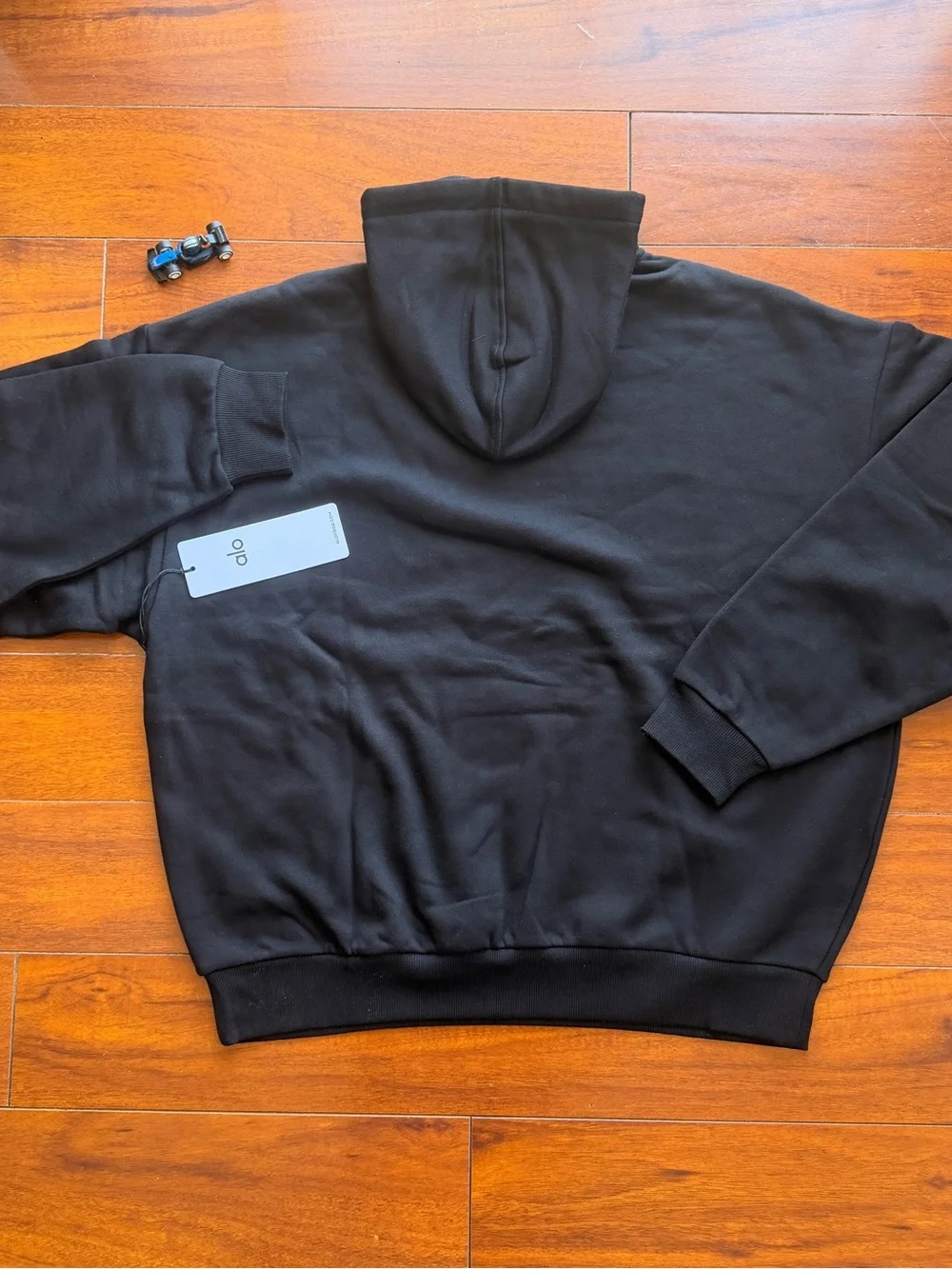 ALO Yoga Men's Black Pullover Hoodie - Picture 4 of 5
